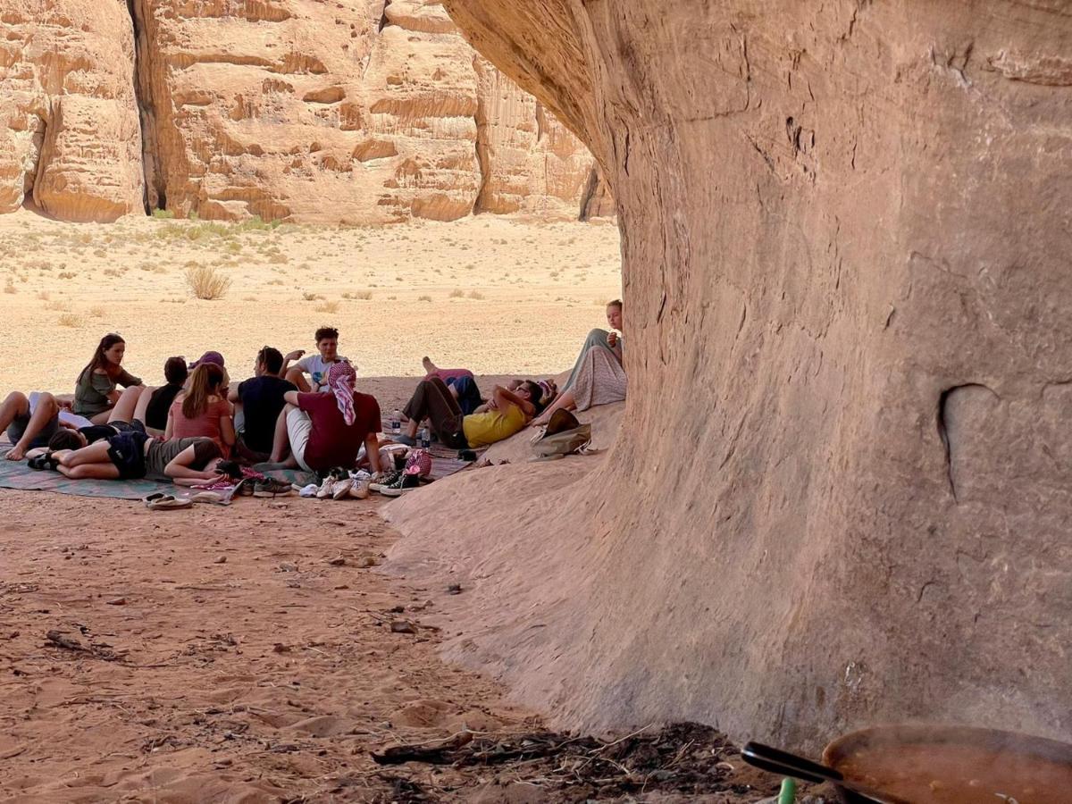Wadi Rum Bedouin Tour With A Camp Exteriör bild