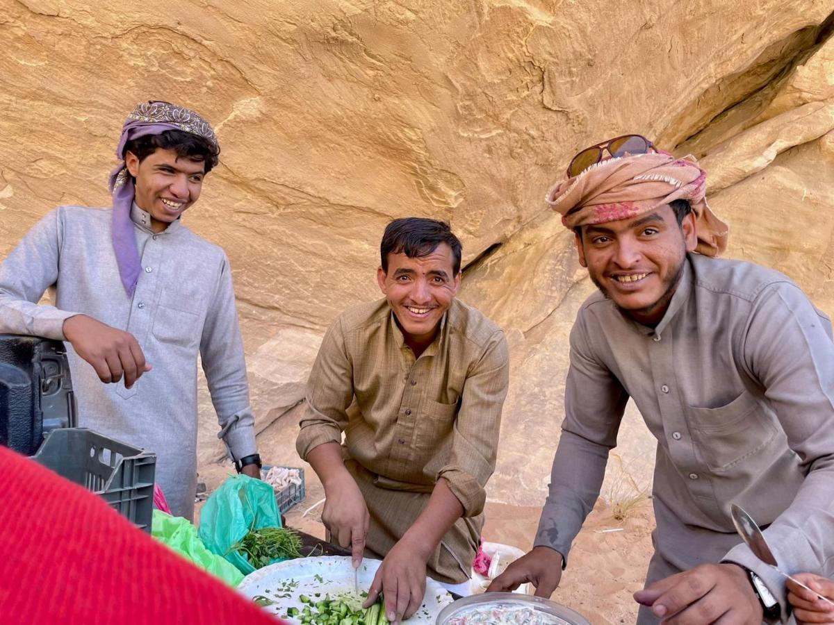 Wadi Rum Bedouin Tour With A Camp Exteriör bild