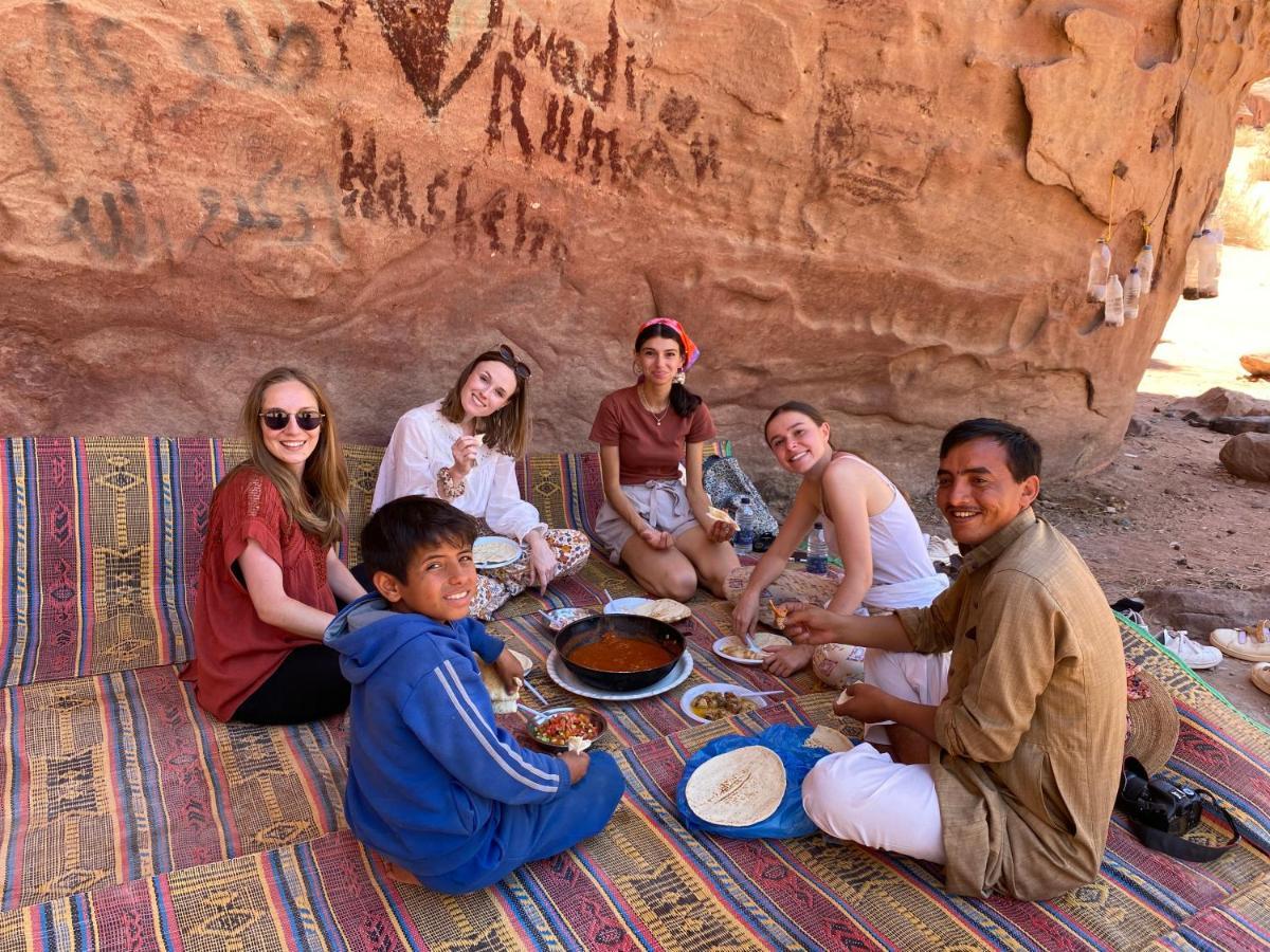 Wadi Rum Bedouin Tour With A Camp Exteriör bild