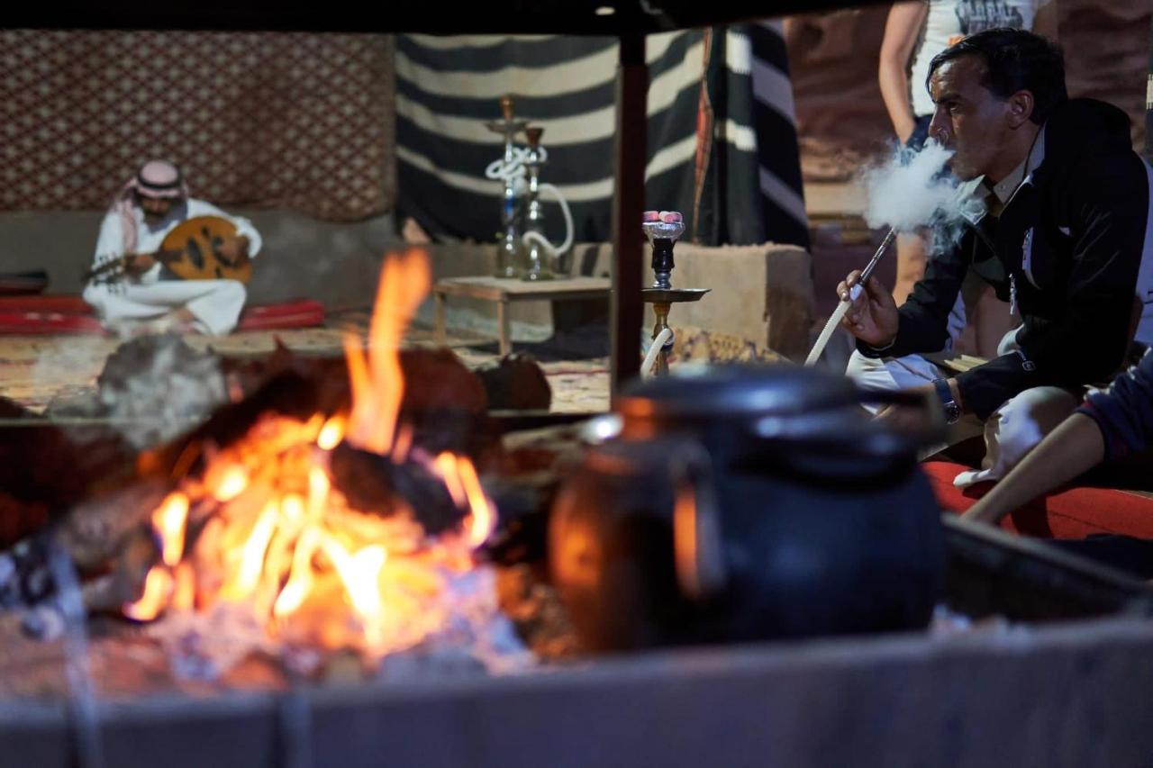 Wadi Rum Bedouin Tour With A Camp Exteriör bild