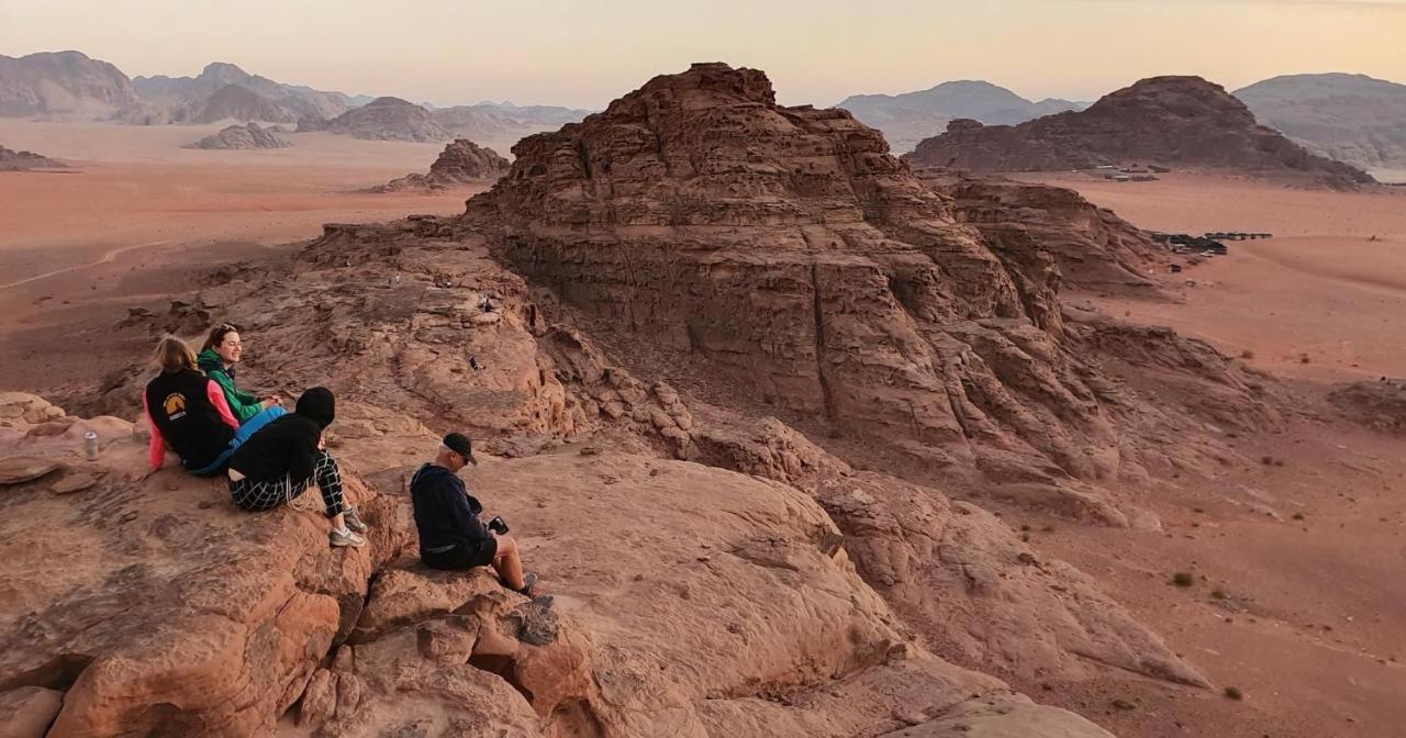 Wadi Rum Bedouin Tour With A Camp Exteriör bild