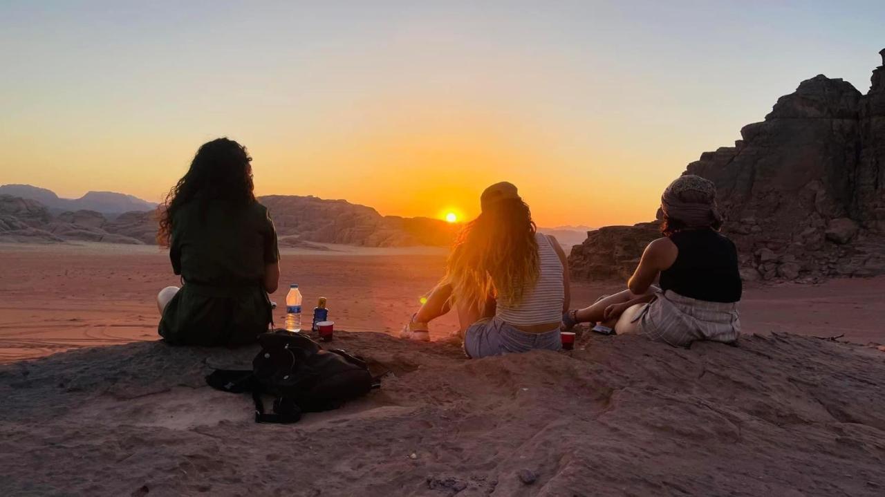 Wadi Rum Bedouin Tour With A Camp Exteriör bild