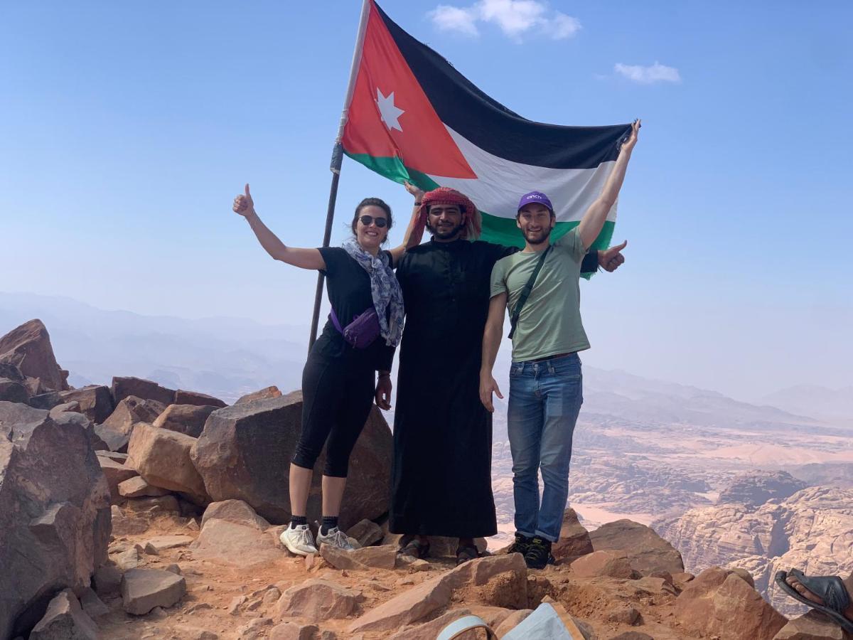 Wadi Rum Bedouin Tour With A Camp Exteriör bild